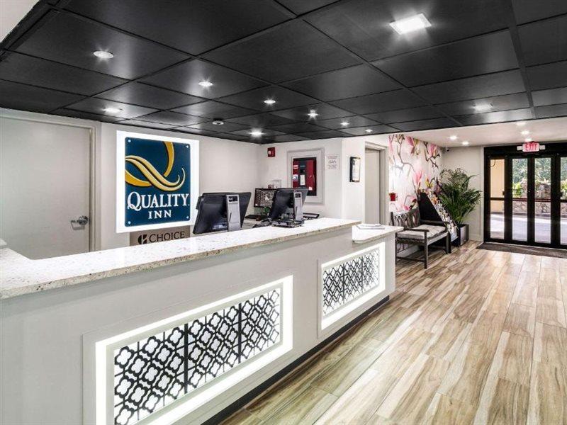 Quality Inn Coliseum Норт Чарлстън Екстериор снимка
