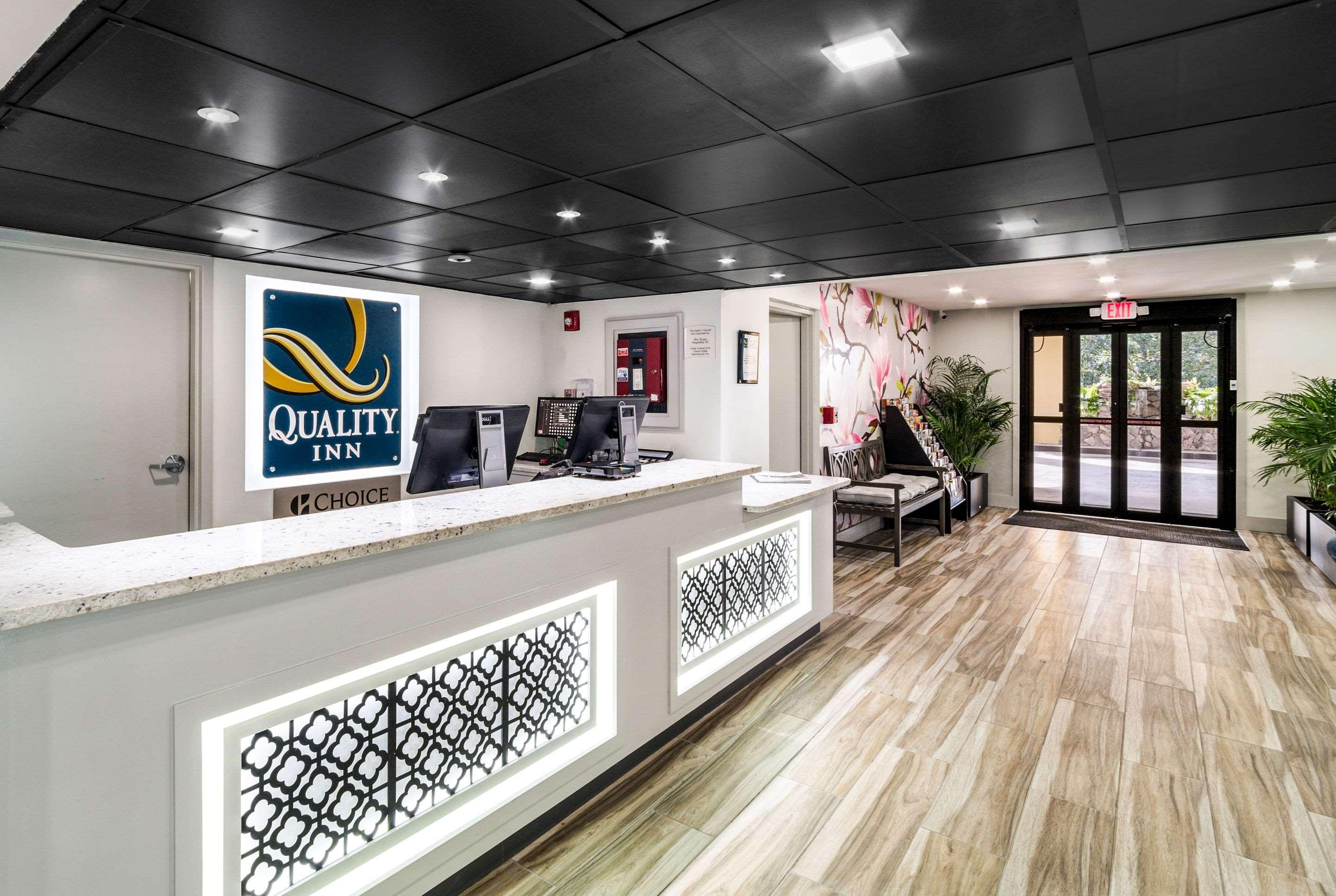 Quality Inn Coliseum Норт Чарлстън Екстериор снимка
