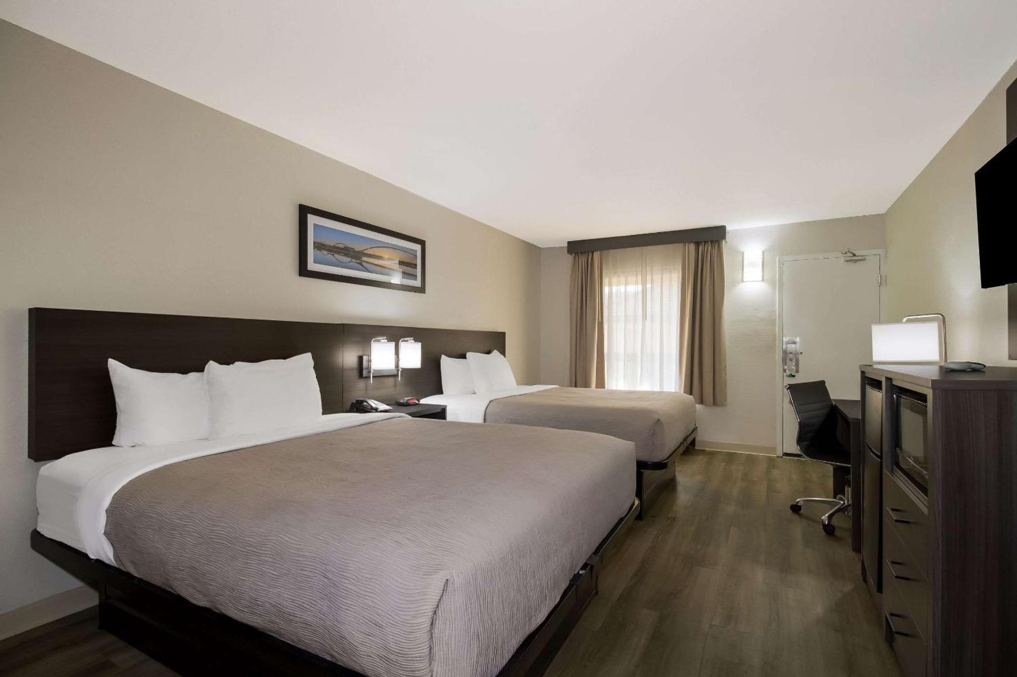Quality Inn Coliseum Норт Чарлстън Екстериор снимка