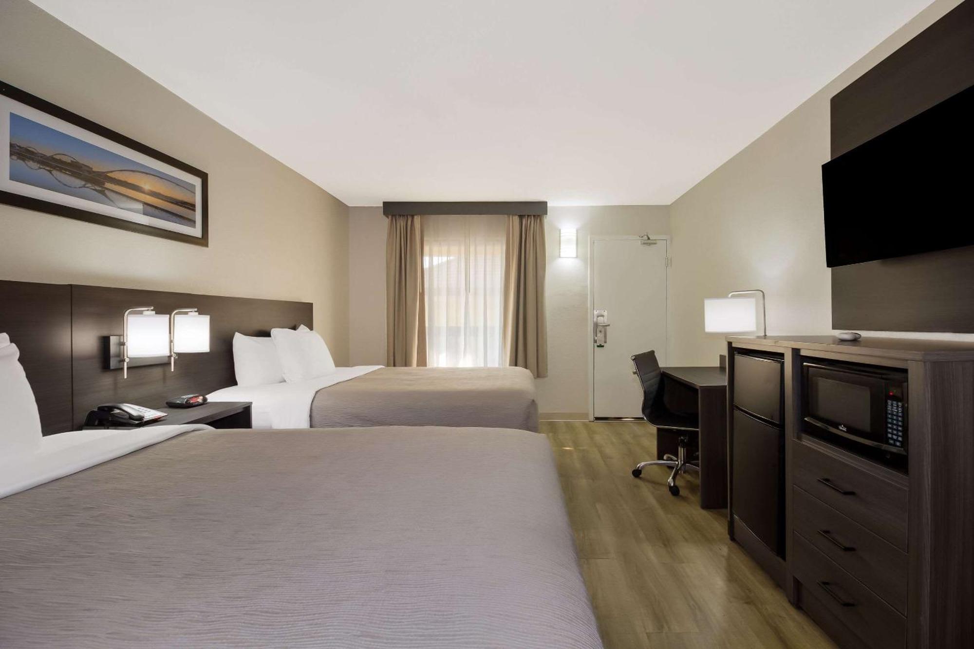 Quality Inn Coliseum Норт Чарлстън Екстериор снимка