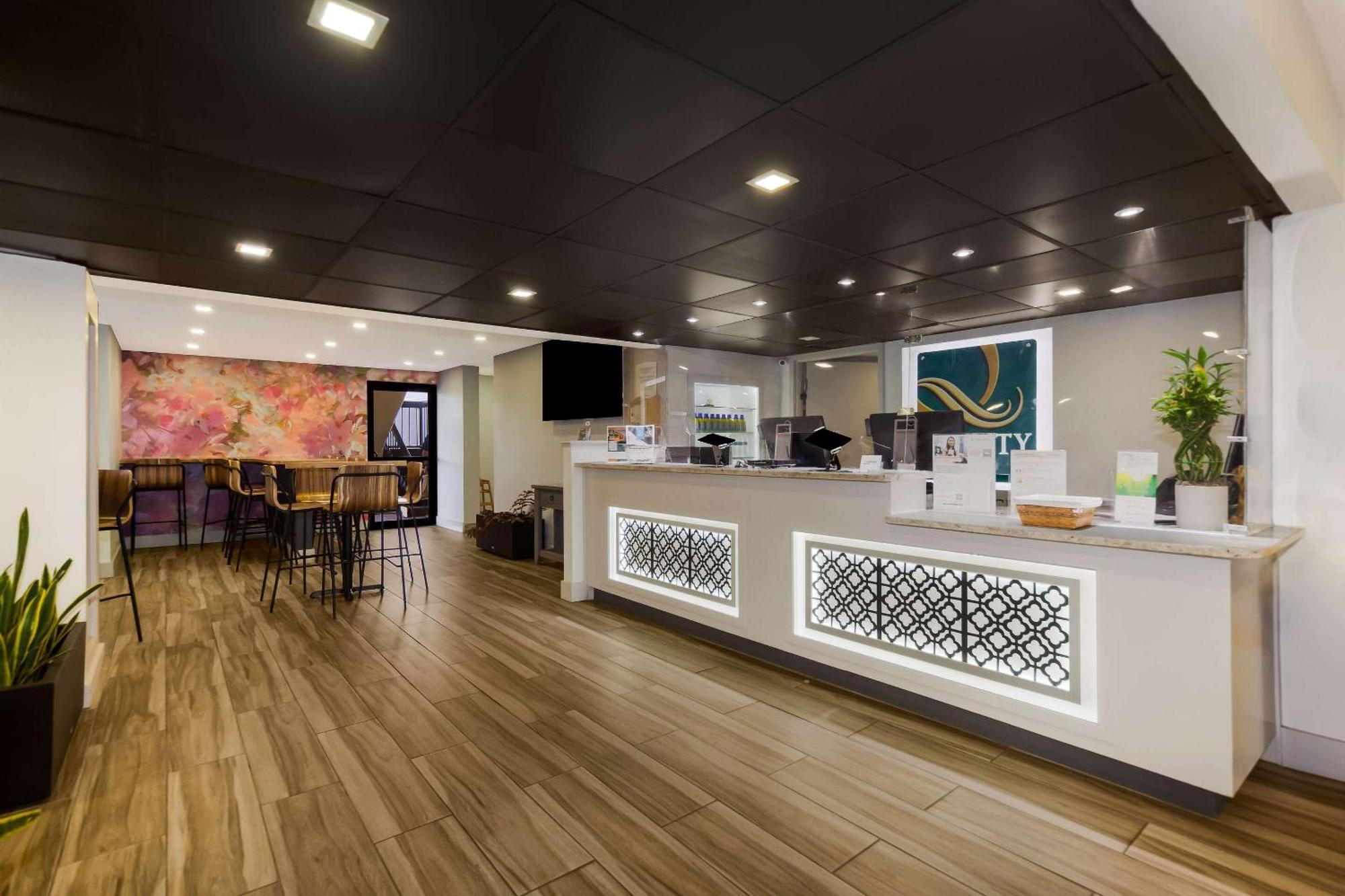 Quality Inn Coliseum Норт Чарлстън Екстериор снимка