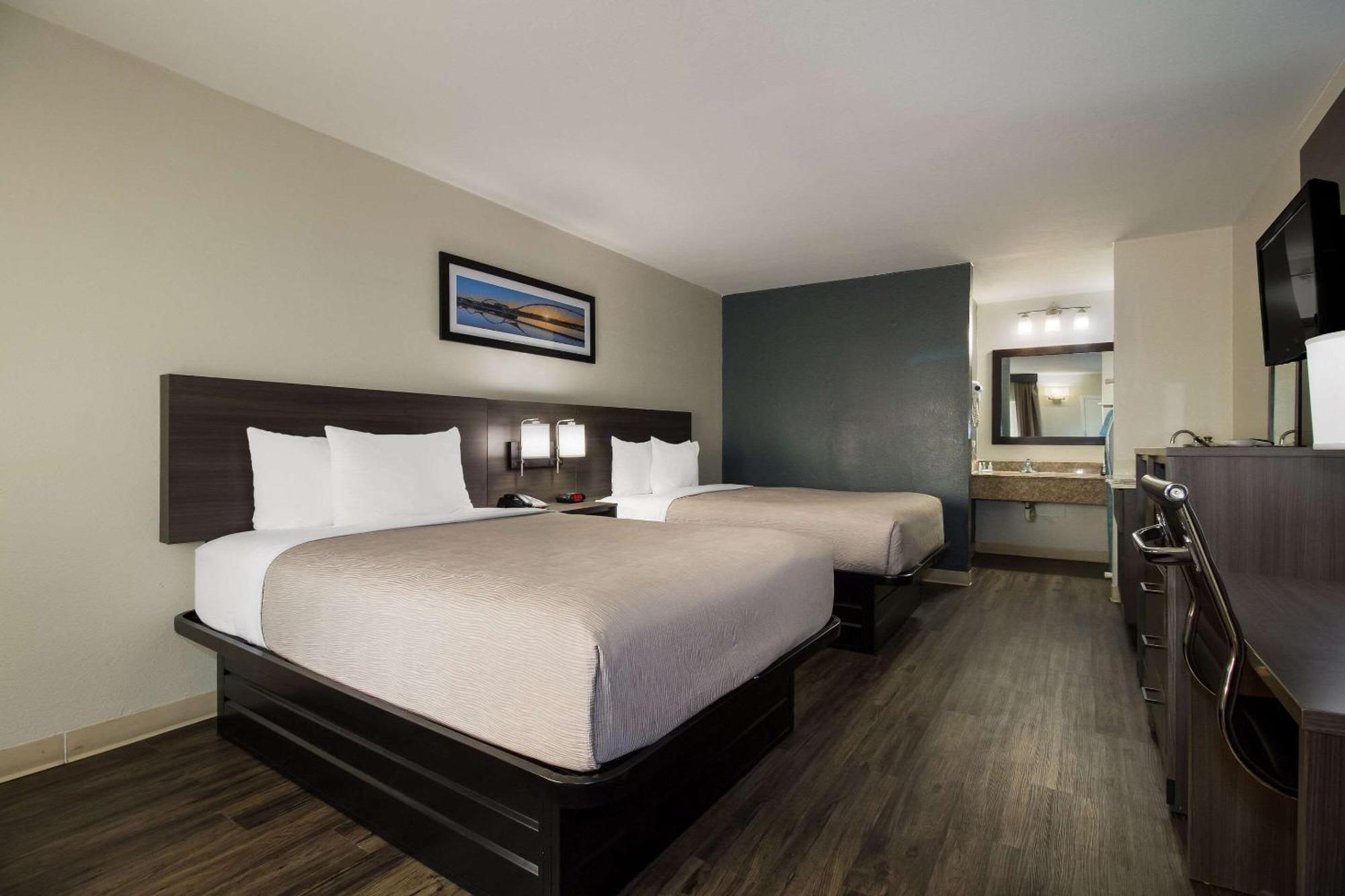 Quality Inn Coliseum Норт Чарлстън Екстериор снимка